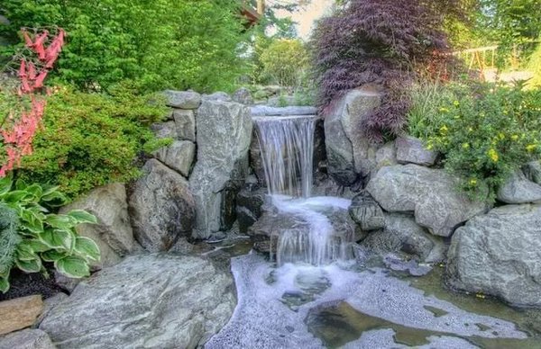 tiểu cảnh thác nước với ao cá 4